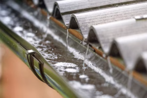 Instalación de canalones pluviales